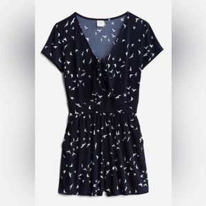 Tie Front Romper with pockets Size Medium